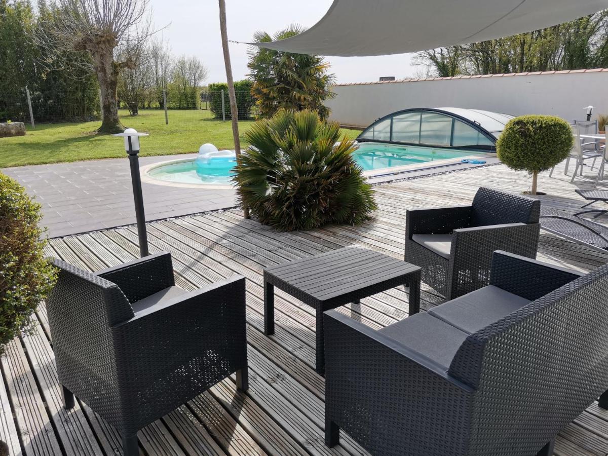 Maison De Campagne Proche Des Plages Saint-Romain-de-Benet Buitenkant foto