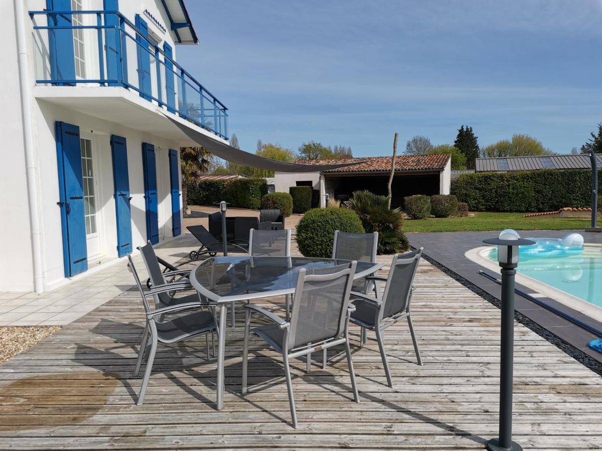 Maison De Campagne Proche Des Plages Saint-Romain-de-Benet Buitenkant foto